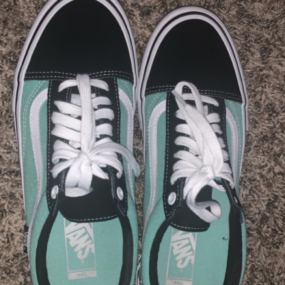 Vans - Picture 2 of 4